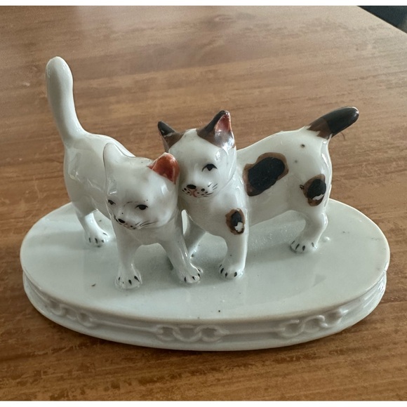 Gold Castle Chikusa Vintage Cat Figurine Made in Japan - Picture 1 of 12
